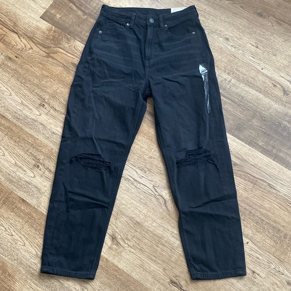 American Eagle Mom Straight Jeans 4 Short NWT - Picture 1 of 3